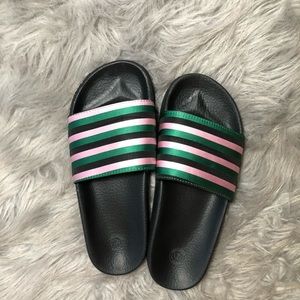 Striped Slides🟢💖🟢💖 size 9 (39)